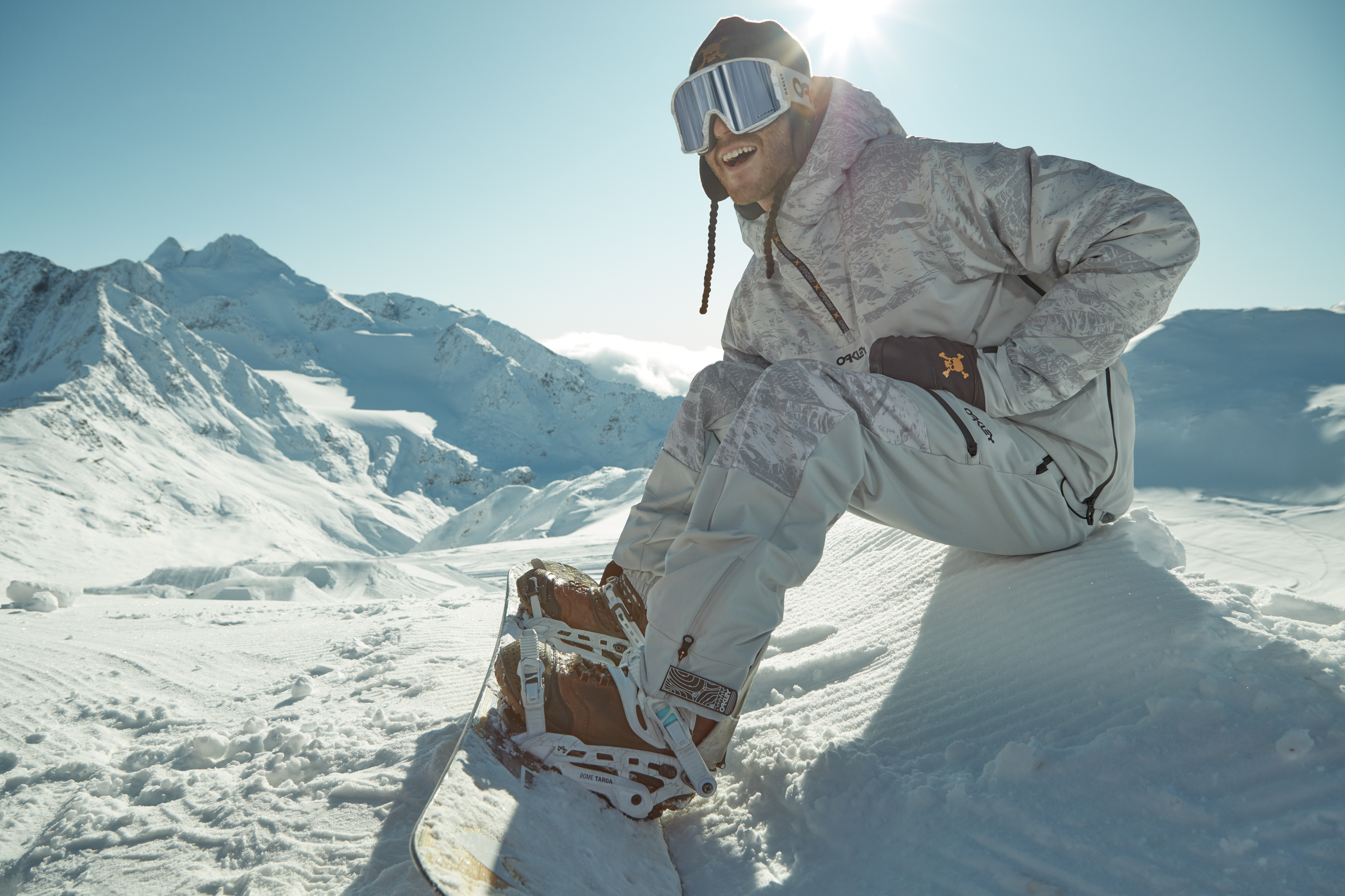 DESIGNED BY OAKLEY® PRO RIDER STÅLE SANDBECH, ALL-NEW TEAM